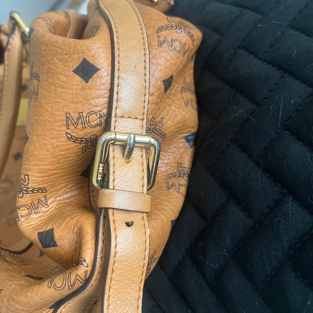 Mcm Heritage Drawstring Leather Handbag